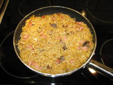 Nashigoreng, spagetti, ktt, korv, gg, sambal badjak